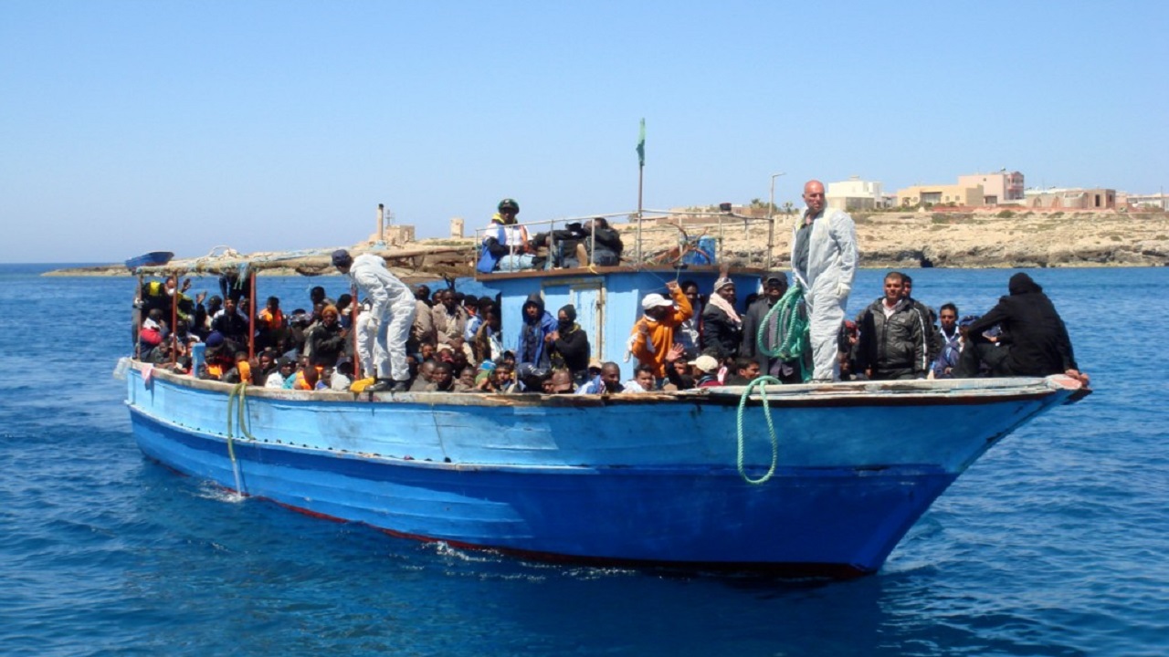 Una barca dei migranti “navigherà” al Parco della Certosa
